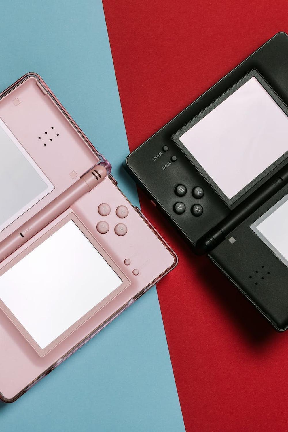 pink_and_black_nintendo_ds